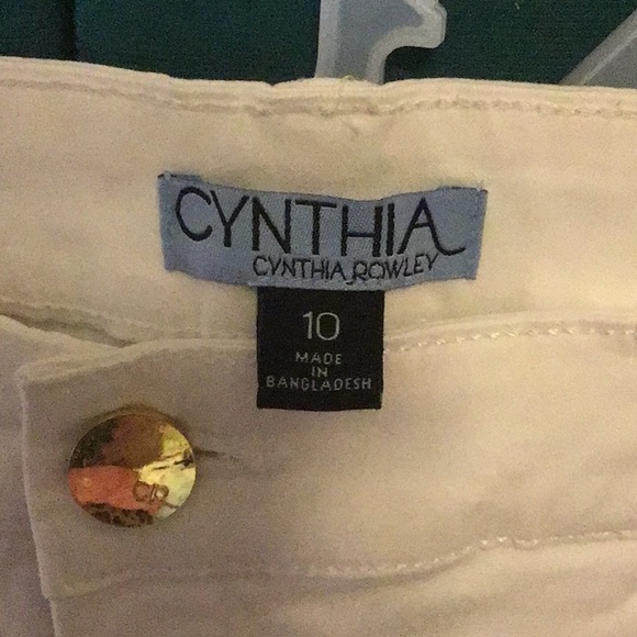 Cynthia Rowley Ankle Cropped White Pants with Gold Hardware - Picture 5 of 6